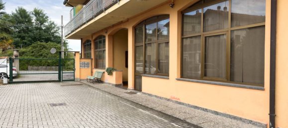 1 bedroom Apartment in Dormelletto, Italy No. 70223 20