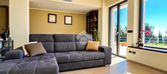 4 Schlafzimmer Villa in Formia, Italy, Nr. 291929 2