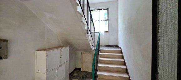 4 bedrooms Apartment in Vagli Sotto, Italy No. 379730 6