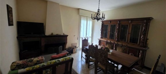 4 bedrooms Apartment in Vagli Sotto, Italy No. 379730 8