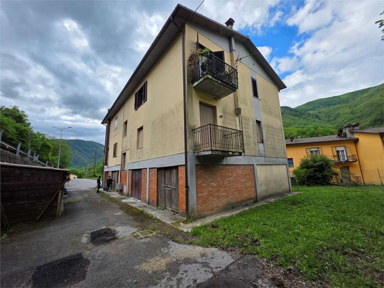 4 bedrooms Apartment in Vagli Sotto, Italy No. 379730