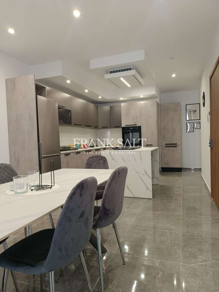 Квартира с 2 спальнями в Аттард, Мальта № 5040