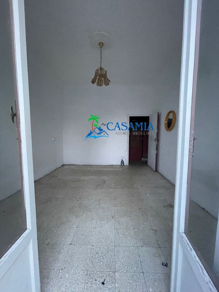 5-salle Maison à San Benedetto del Tronto, Italy No. 19726