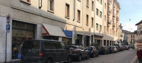 1غرفة عقار تجاري في Brescia, Italy رقم 177053 6