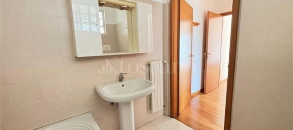 2-salle Appartement à Monza, Italy No. 263423 11