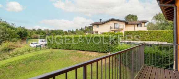 6 rooms Apartment in Varese, Italy No. 109085 2