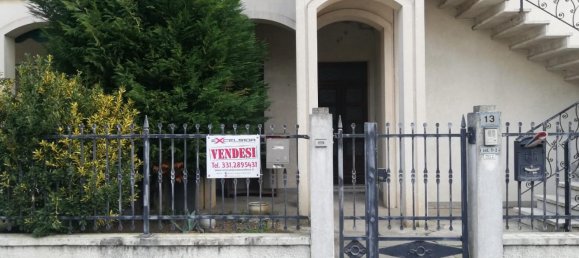 3 rooms Apartment in Cavarzere, Italy No. 67074 4