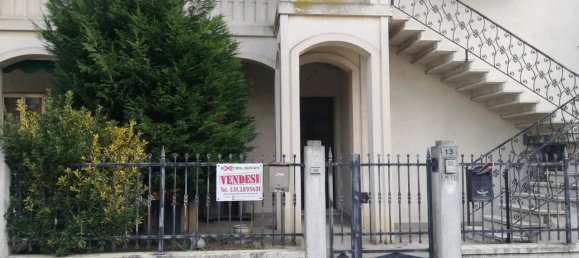 3 rooms Apartment in Cavarzere, Italy No. 67074 5