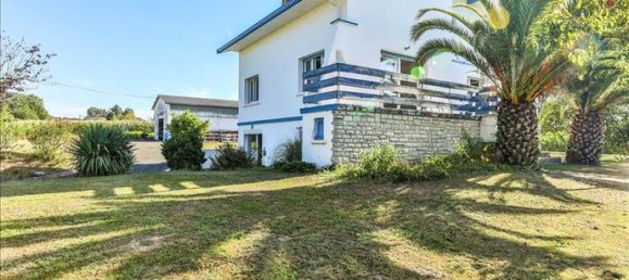 6 bedrooms House in Peyrehorade, France No. 311141 2