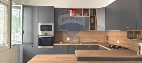 2 bedrooms Apartment in Naples, Italy No. 58529 5