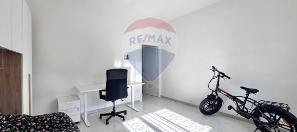 2 bedrooms Apartment in Naples, Italy No. 58529 9