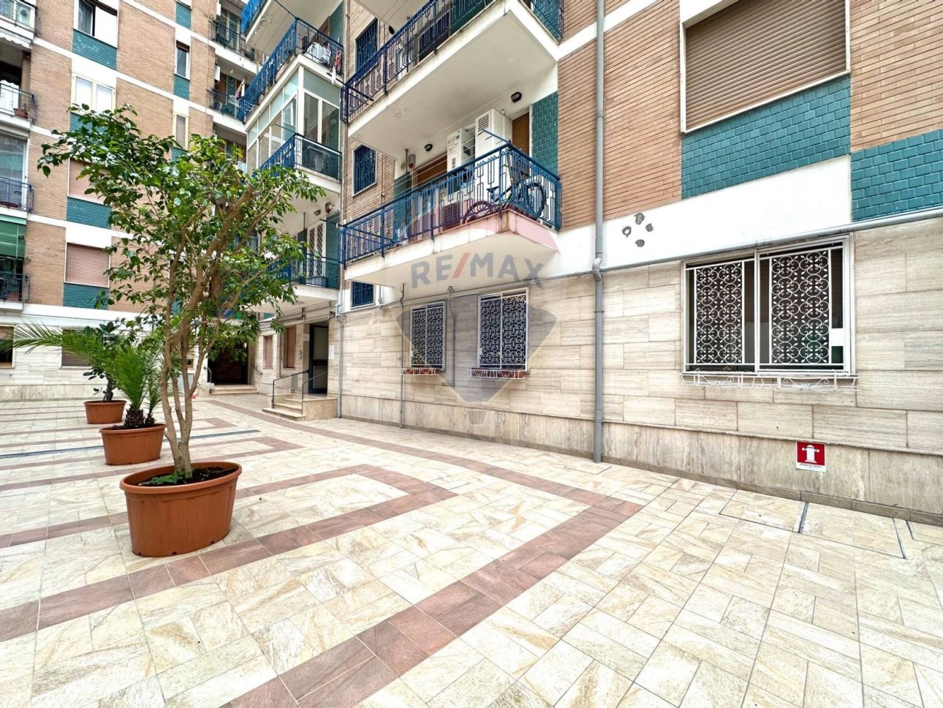 2 bedrooms Apartment in Naples, Italy No. 58529