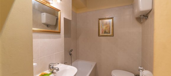 4 Schlafzimmer Wohnung in Montalcino, Italy, Nr. 345122 12