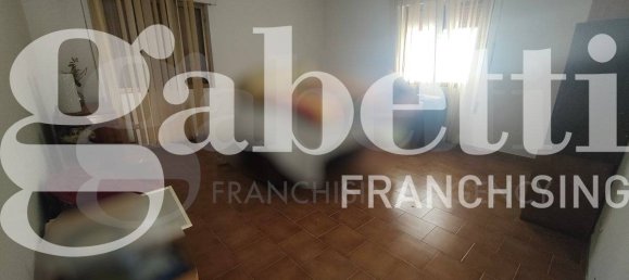 5-salle Bureau à Uta, Italy No. 188049 11