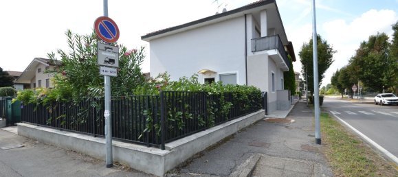 2 rooms Villa in Cerro al Lambro, Italy No. 318550 32