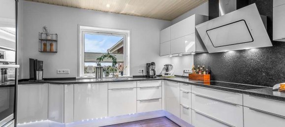 6 rooms Bungalow in Nordfriesland, Germany No. 21019 3