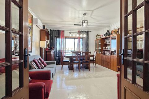 3 غرف نوم شقة في Amadora, Portugal رقم 237286