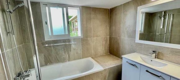 Propiedad comercial de 4 dormitorios en Limassol, Cyprus No. 7299 6