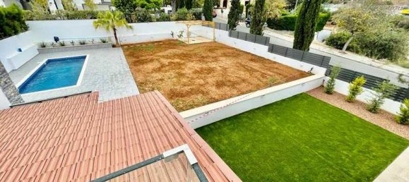 Propiedad comercial de 4 dormitorios en Limassol, Cyprus No. 7299 13