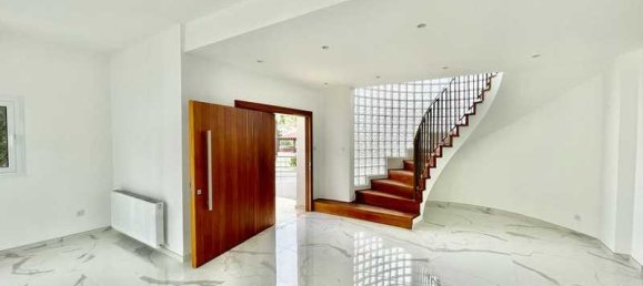 Propiedad comercial de 4 dormitorios en Limassol, Cyprus No. 7299 8