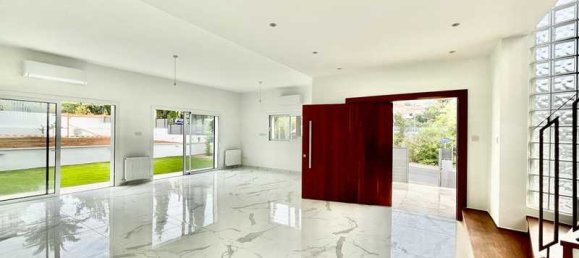 Propiedad comercial de 4 dormitorios en Limassol, Cyprus No. 7299 11