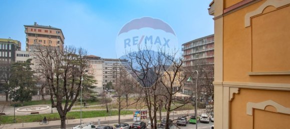 Oficina de 7 habitaciónes en Brescia, Italy No. 166973 19