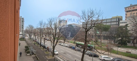 Oficina de 7 habitaciónes en Brescia, Italy No. 166973 20