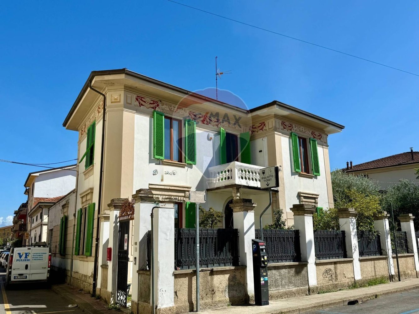 Villa de 5 dormitorios en Montecatini Terme, Italy No. 361443