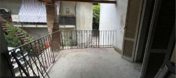 4 bedrooms Apartment in Cocquio-Trevisago, Italy No. 359535 5