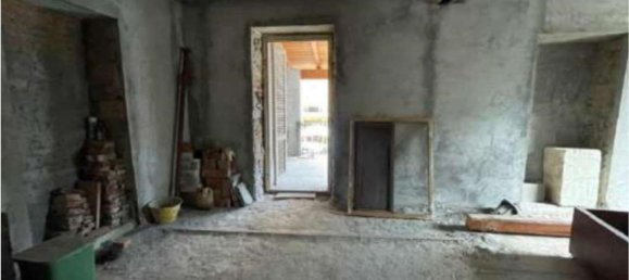 4 bedrooms Apartment in Cocquio-Trevisago, Italy No. 359535 16