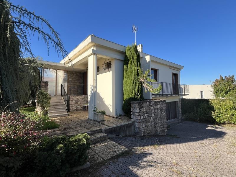 3 bedrooms House in Condom, France No. 295554