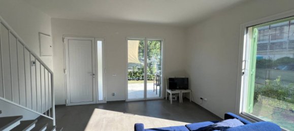 4 bedrooms Villa in Pietrasanta, Italy No. 201385 3