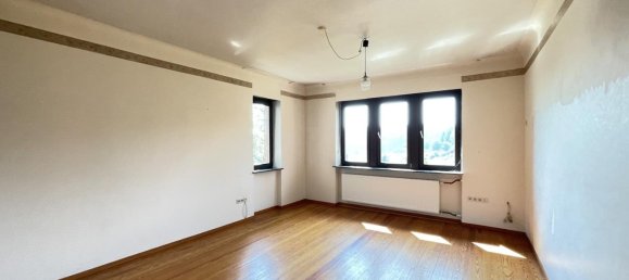 Здание с 16 комнатами в Нойнкирхен, Германия № 297518 11