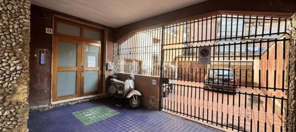 5 rooms Apartment in Mascalucia, Italy No. 219185 3