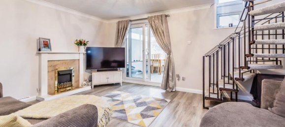 2 bedrooms Commercial property in Shirley, United Kingdom No. 8146 2