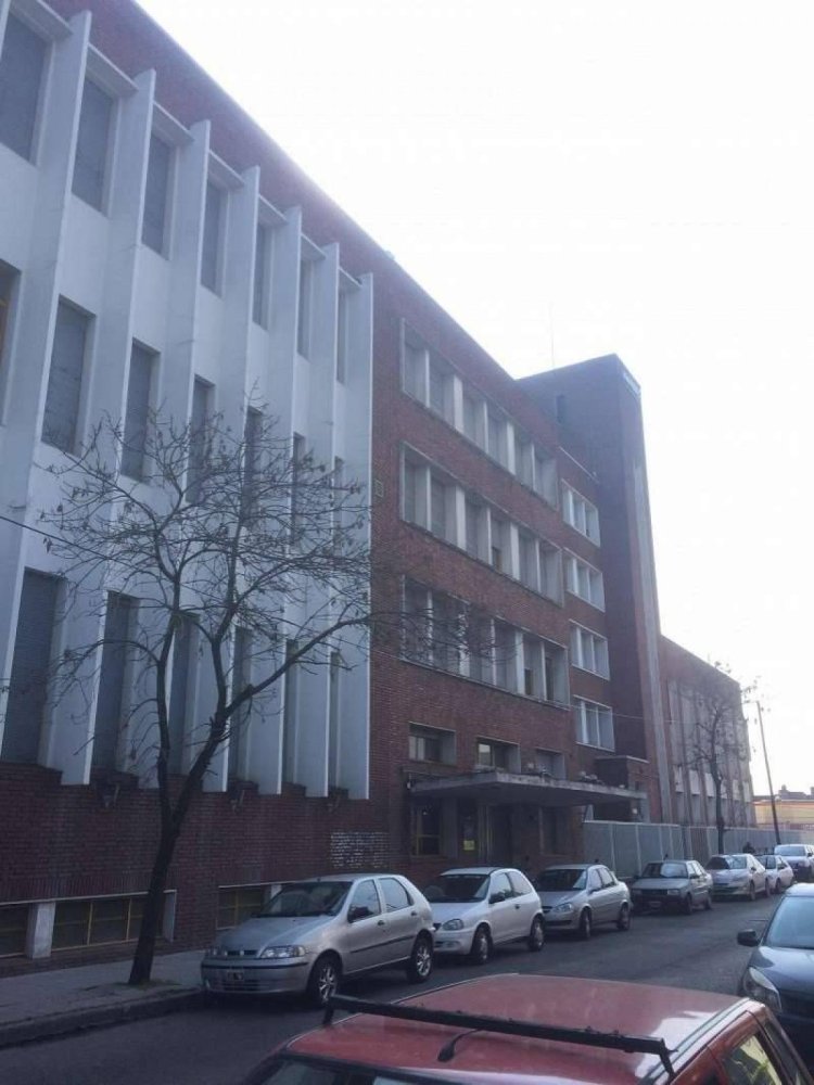 Gewerbliche Immobilie in Tres de Febrero, Argentina 14570m², Nr. 28216