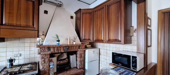 5 rooms Apartment in Vicenza, Italy No. 298552 2