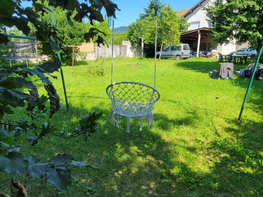  Land in Coublevie, France No. 107031