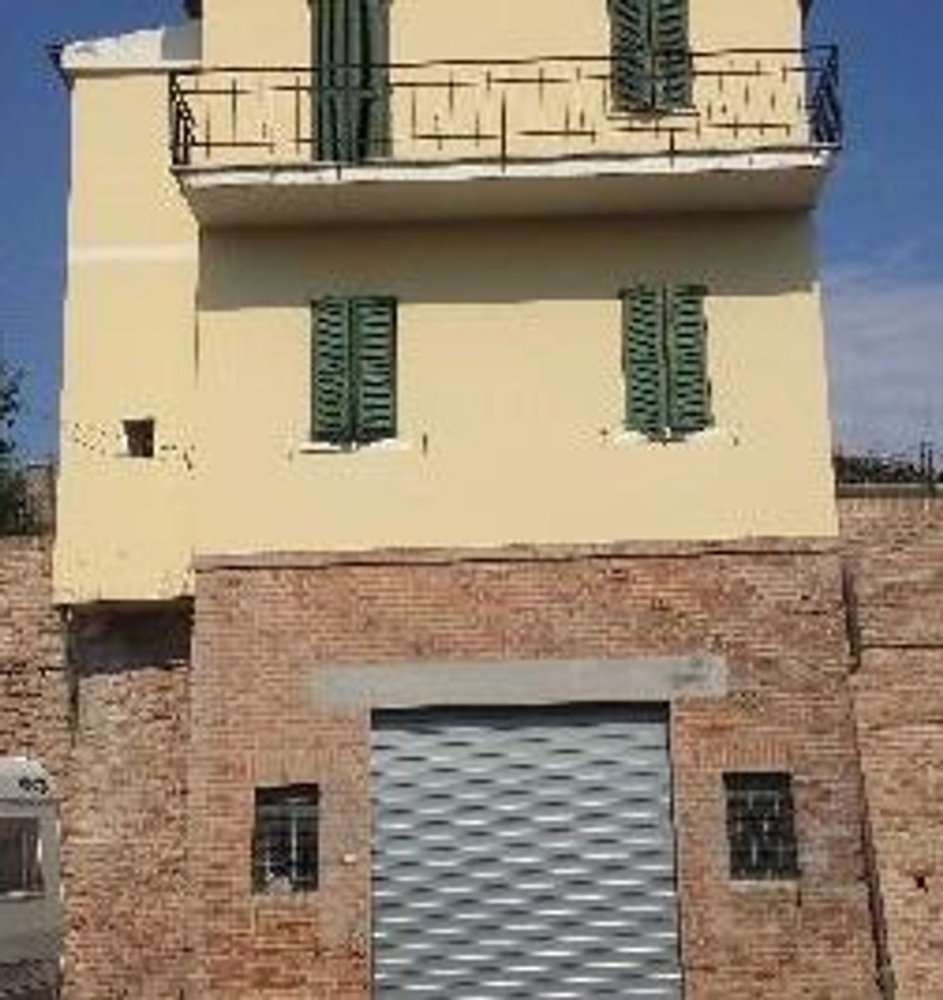 4 rooms House in Arcevia, Italy No. 303771
