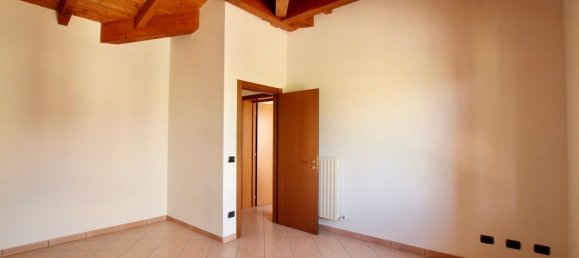 6 rooms House in Lagosanto, Italy No. 88492 6