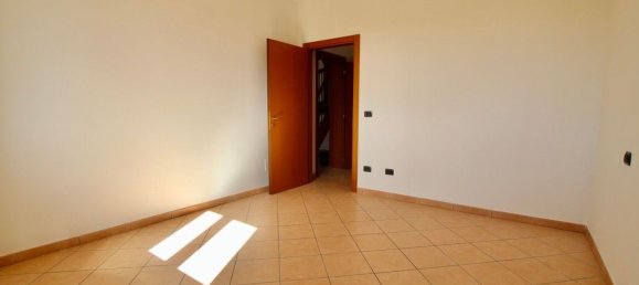 6 rooms House in Lagosanto, Italy No. 88492 10