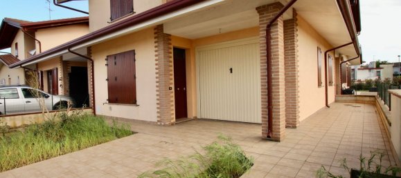 6 rooms House in Lagosanto, Italy No. 88492 2