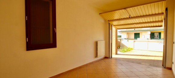 6 rooms House in Lagosanto, Italy No. 88492 14