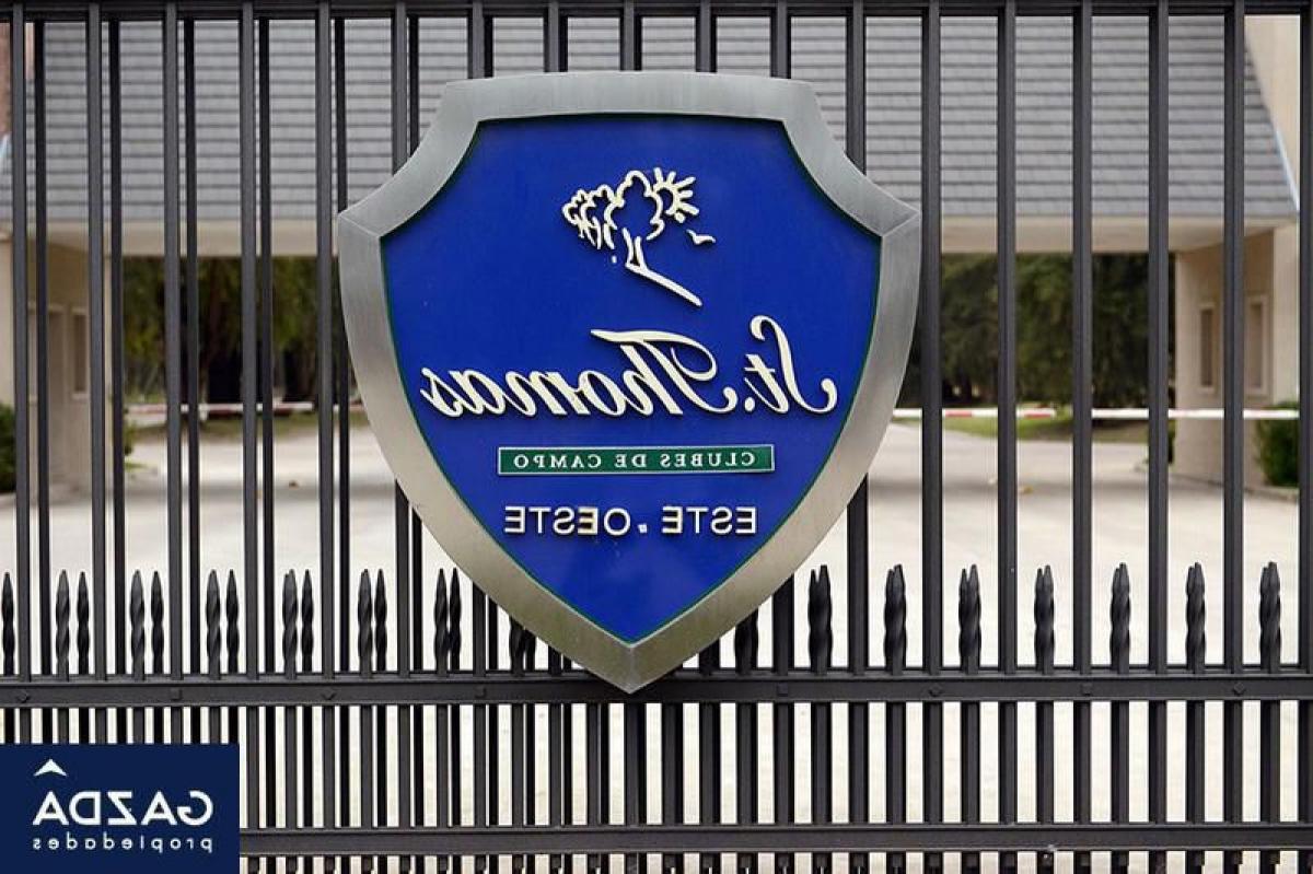  Land in Esteban Echeverria, Argentina No. 114575