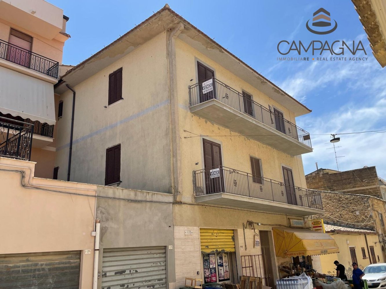 5-salle Appartement à Delia, Italy No. 288503