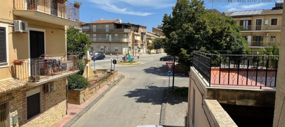 5-salle Appartement à Delia, Italy No. 288503 13