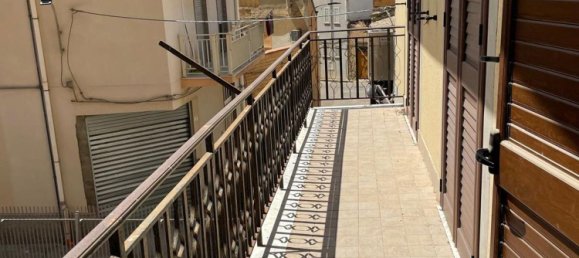 5-salle Appartement à Delia, Italy No. 288503 12