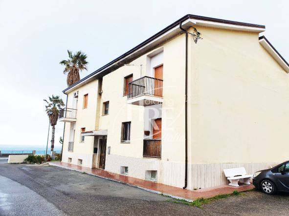 2 bedrooms Apartment in Acquappesa, Italy No. 131848