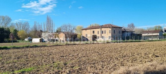 Casa de 6 dormitorios en Soliera, Italy No. 22177 2