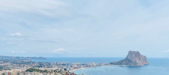 4 bedrooms Villa in Playa, Spain No. 2668 8